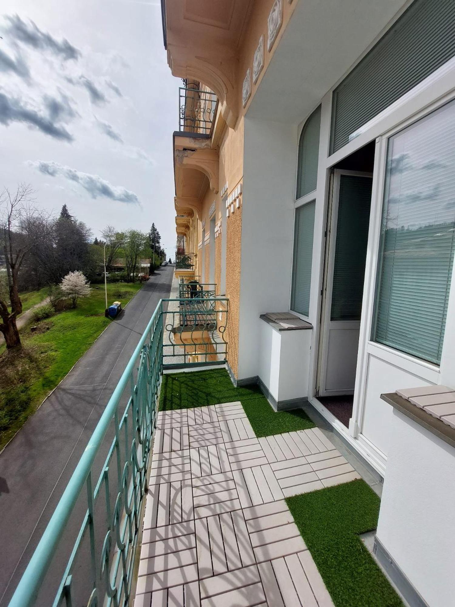 Balconies Above Colonnade Apartman Mariánské Lázně Kültér fotó