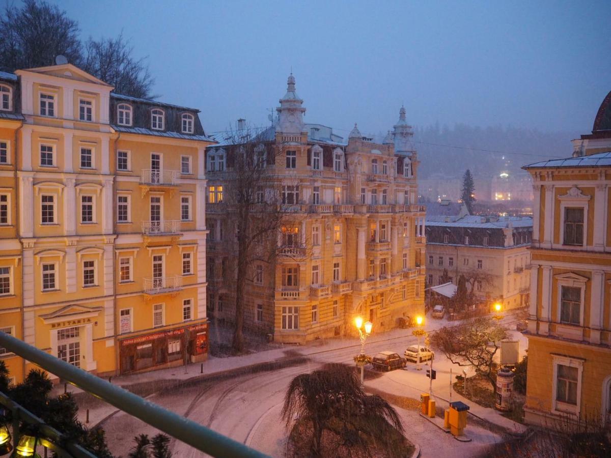 Balconies Above Colonnade Apartman Mariánské Lázně Kültér fotó